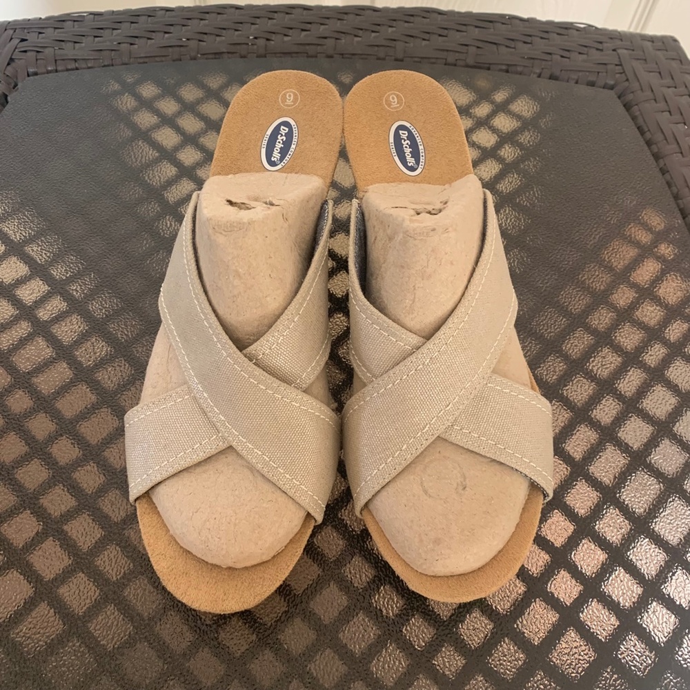 Comfortable Beige Wedge Sandals - Picture 3 of 11